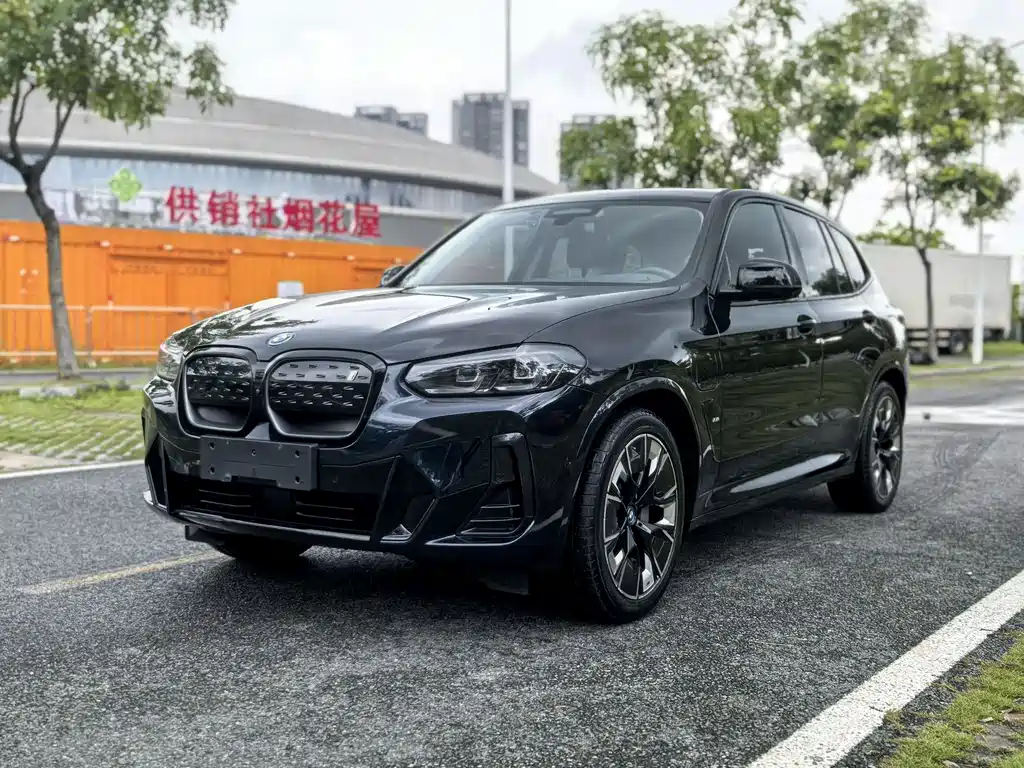 BMW iX3 2022 — фото 1