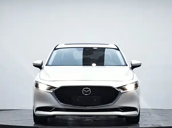 Mazda 3 Axela 2023