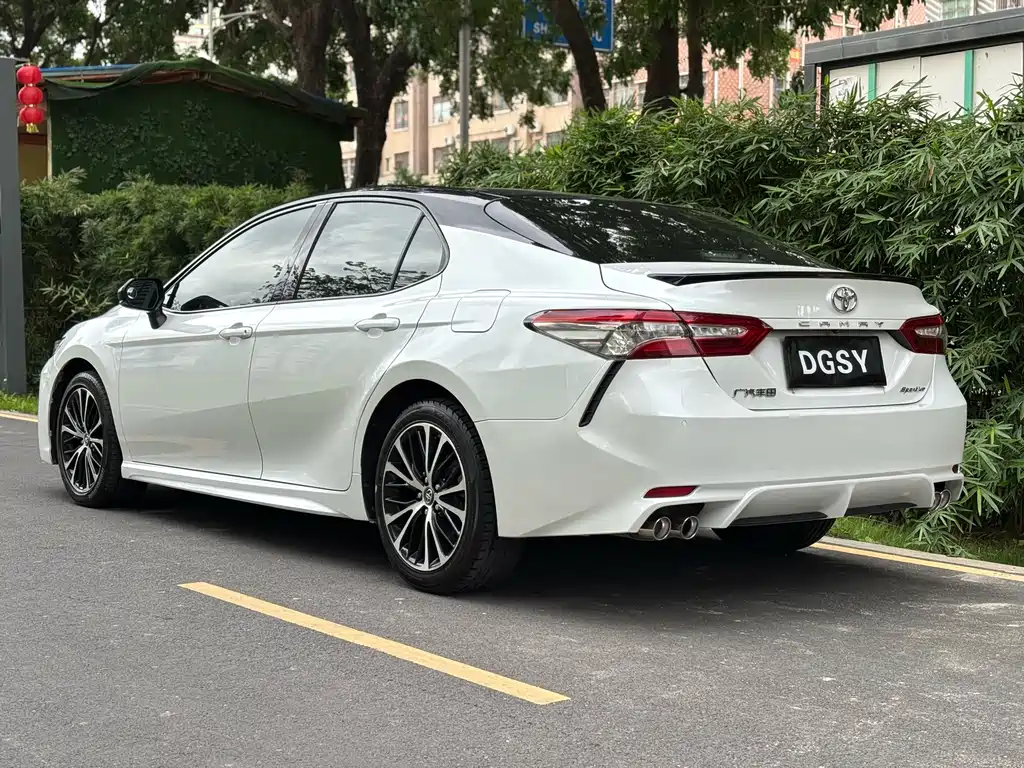 Toyota Camry 2020 — фото 26