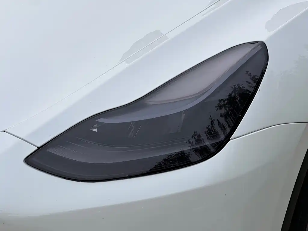 Tesla Model Y 2022 — фото 9