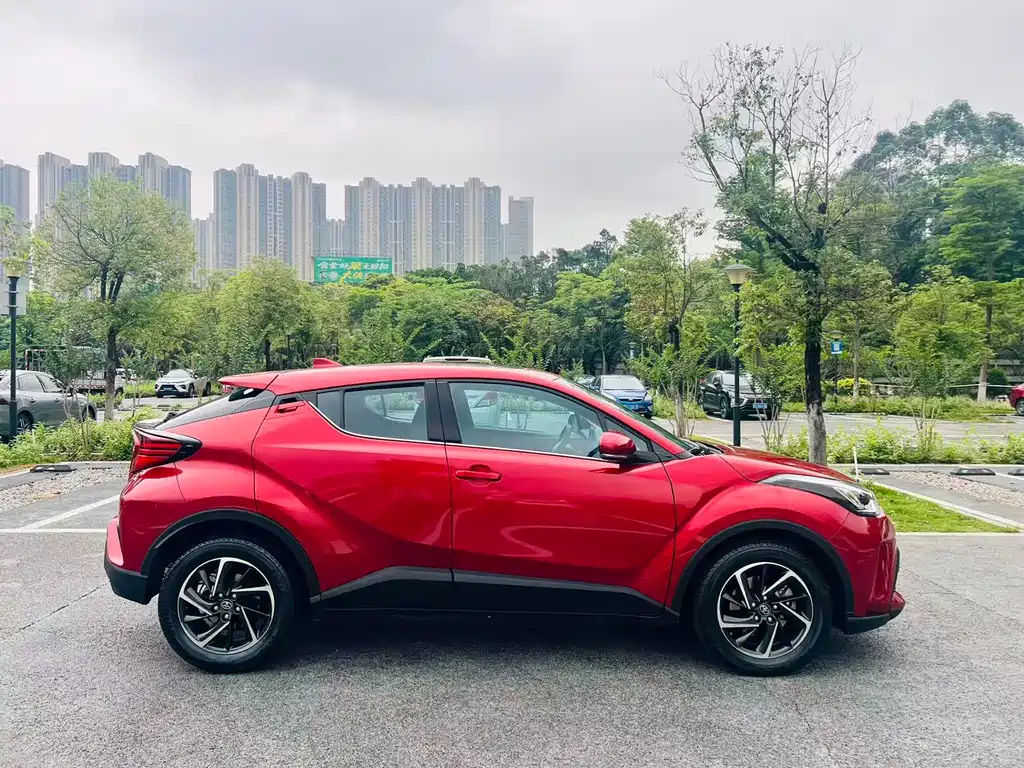 Toyota C-HR 2022 — фото 8