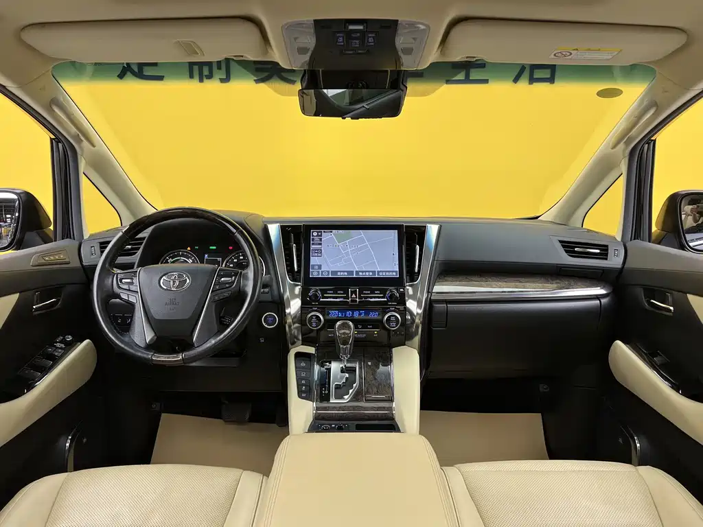 Toyota Vellfire 2022 — фото 11