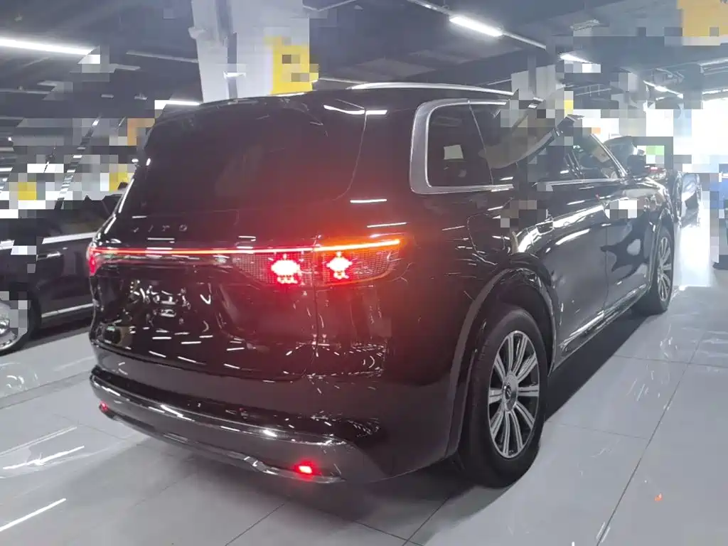 AITO M8 2025