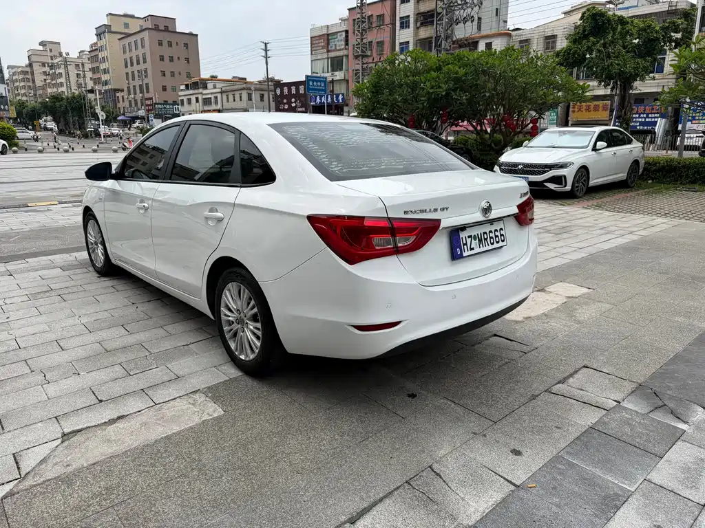 Buick Excelle 2015 — фото 9