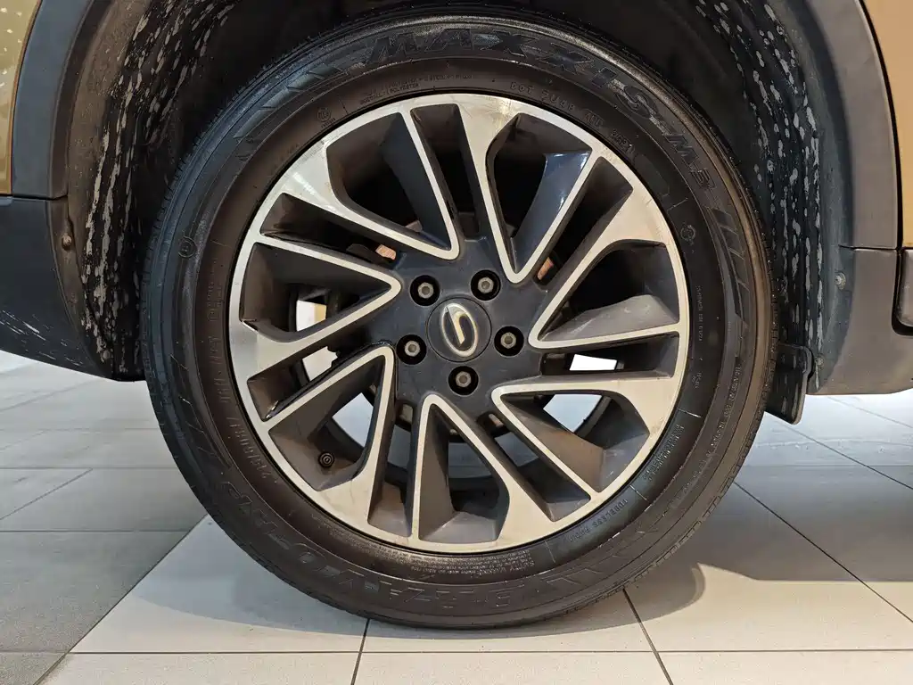GAC Motor Trumpchi GS4 2015 — фото 29