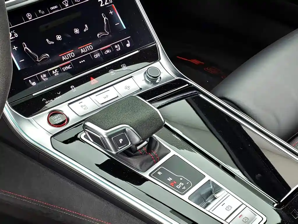 Audi RS 6 2025 — фото 12