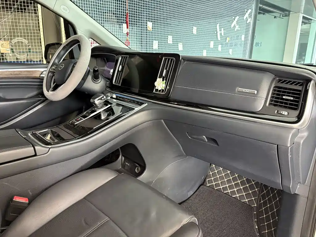 GAC Motor Trumpchi M8 2021 — фото 9