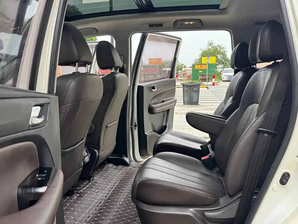 GAC Trumpchi M6 2019 — фото 12