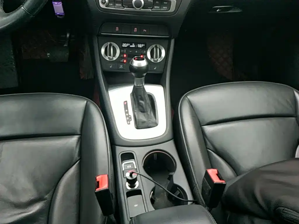 Audi Q3 2015 — фото 14