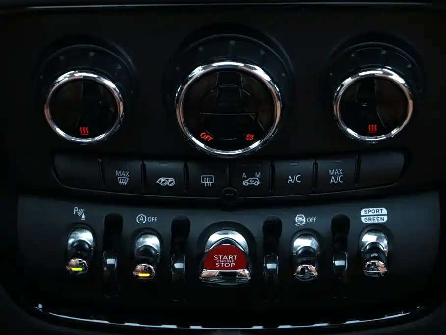 MINI Clubman 2020 — фото 12