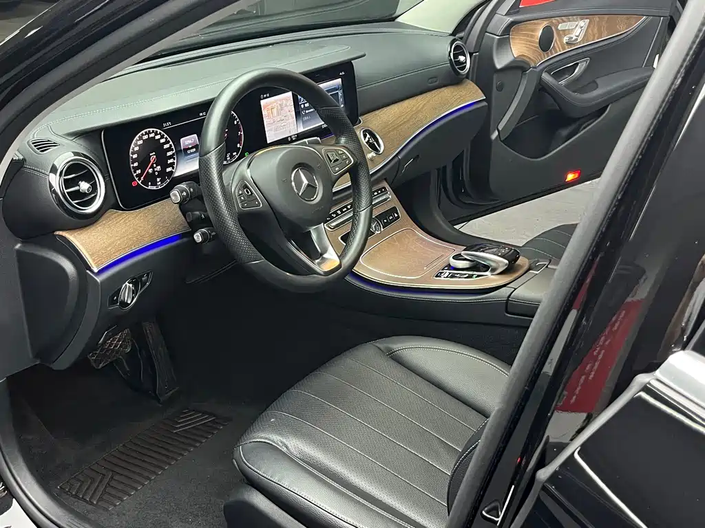 Mercedes-Benz E-Class 2018 — фото 11