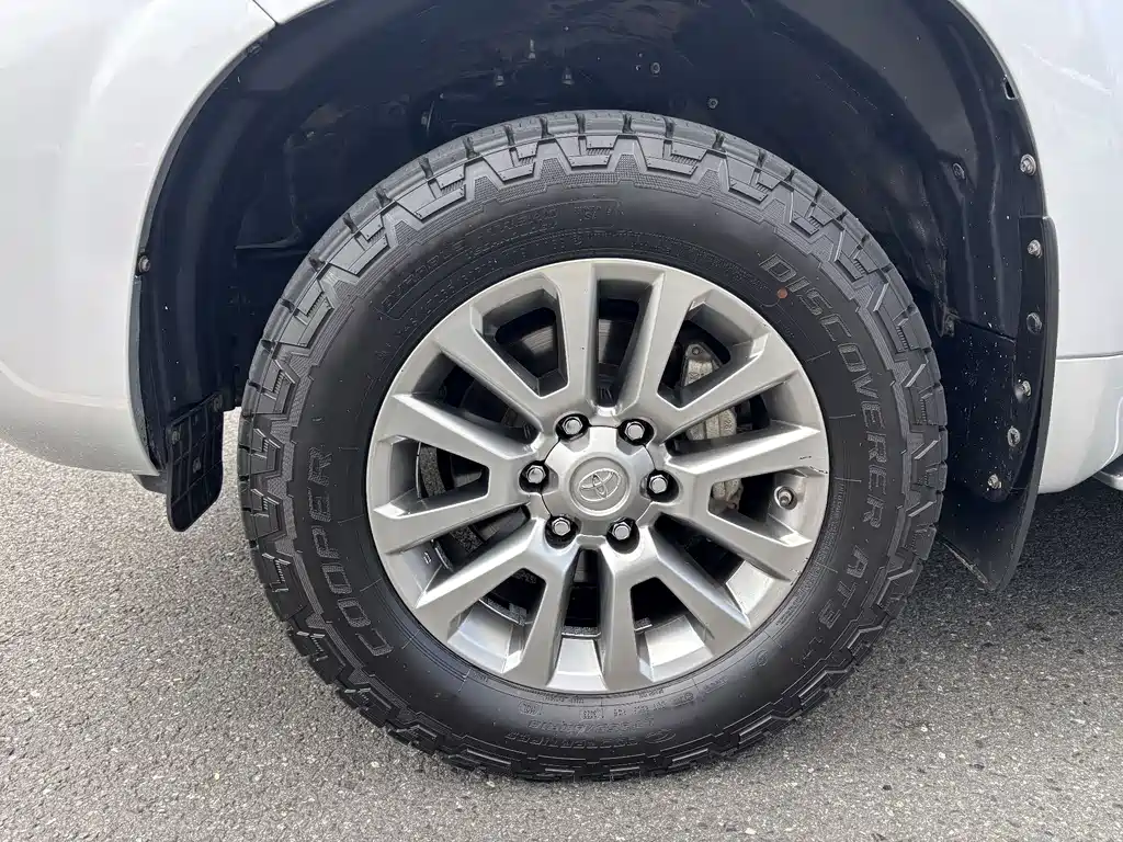 Toyota Prado 2018 — фото 16