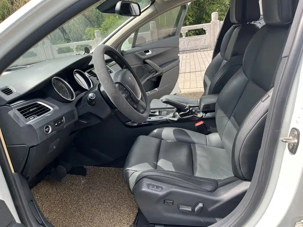 Peugeot 508 2013 — фото 12