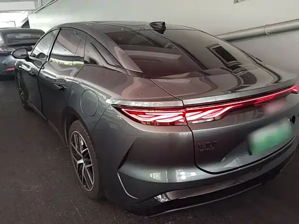 BYD Han L 2025