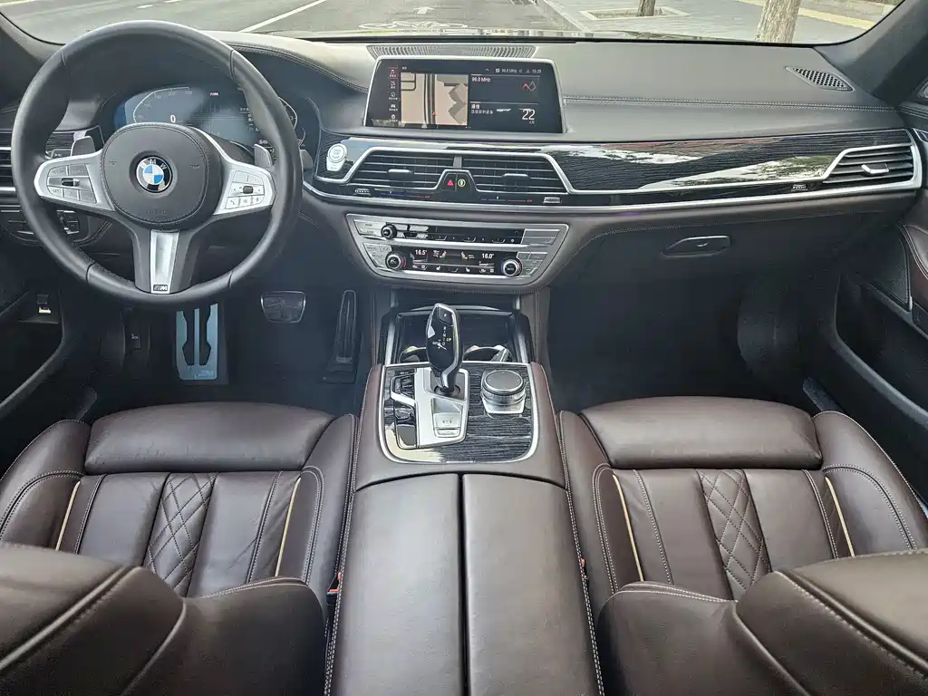 BMW 7 Series 2022 — фото 7