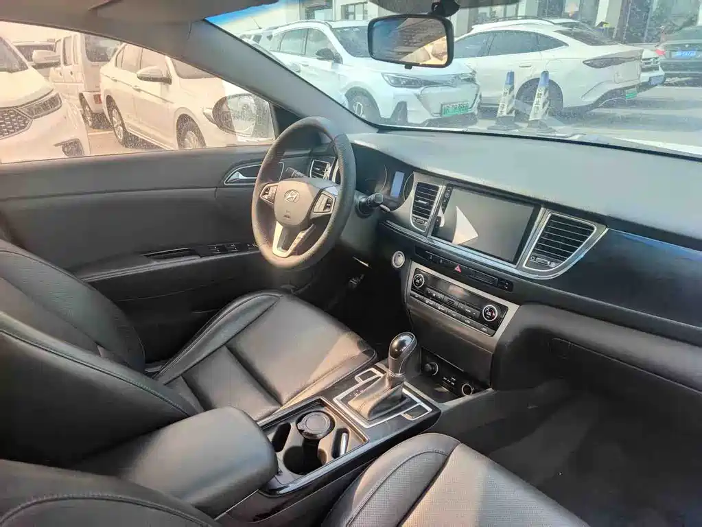 Hyundai Mistra 2015 — фото 10