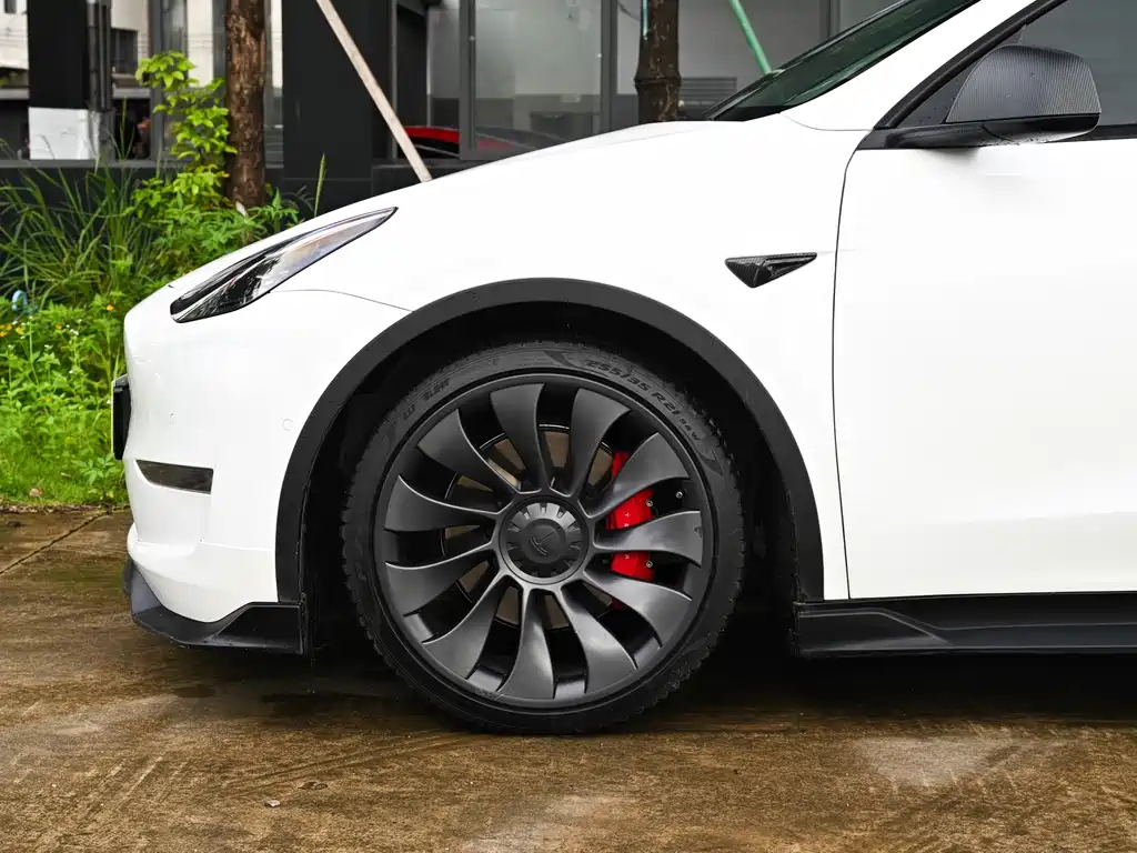 Tesla Model Y 2023 — фото 3