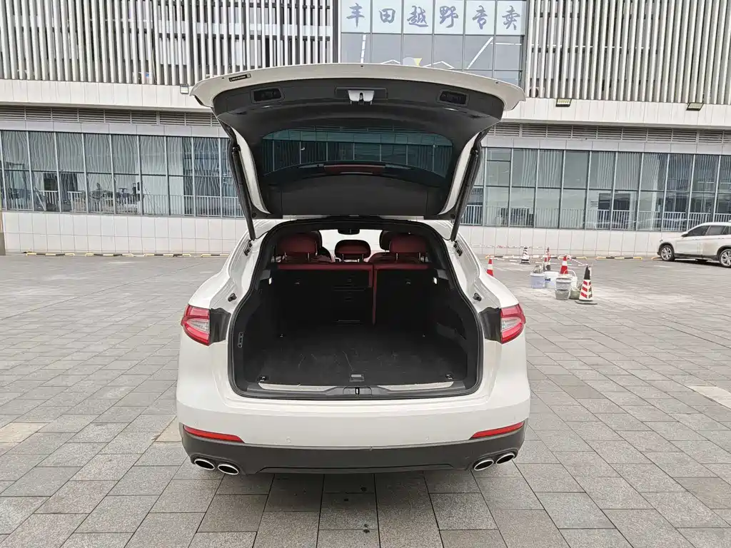 Maserati Levante 2021 — фото 29