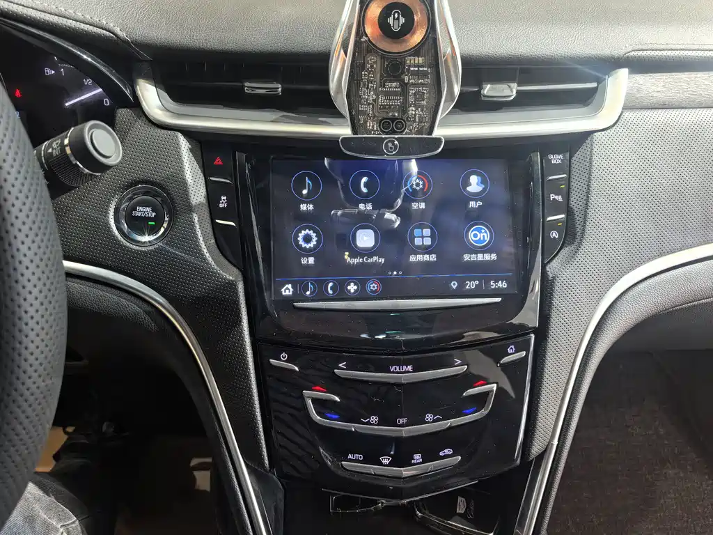 Cadillac XTS 2018 — фото 11