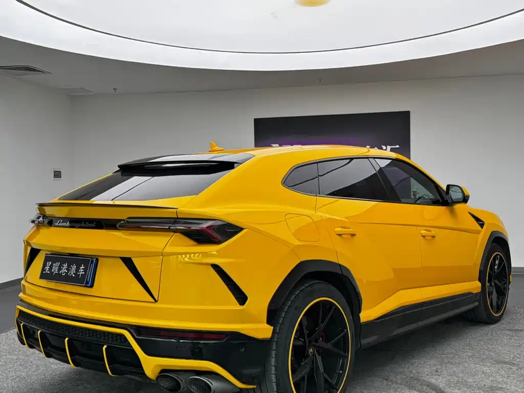 Lamborghini Urus 2018 — фото 9