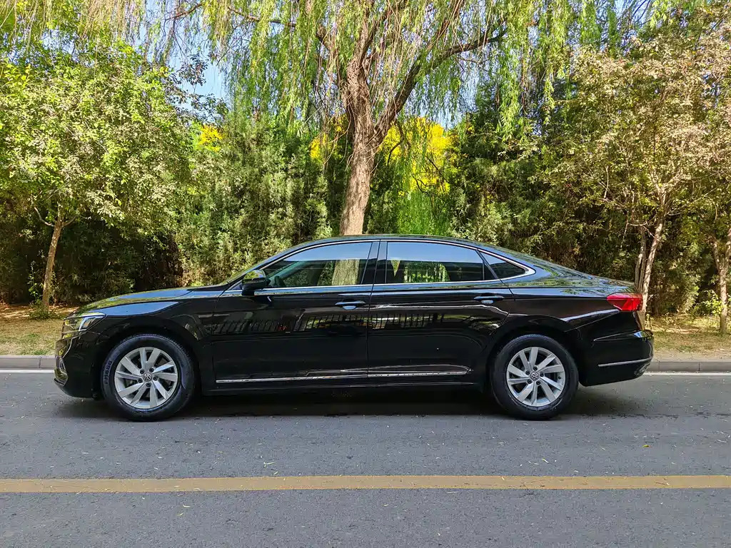 Volkswagen Passat 2020 — фото 11