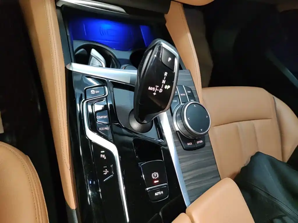 BMW 6 Series GT 2021 — фото 14