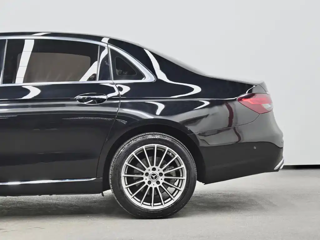 Mercedes-Benz E-Class 2023 — фото 21