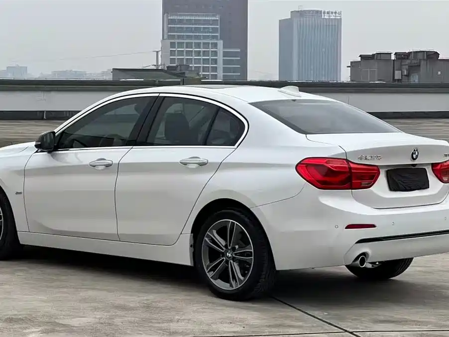 BMW 1 Series 2017 — фото 9