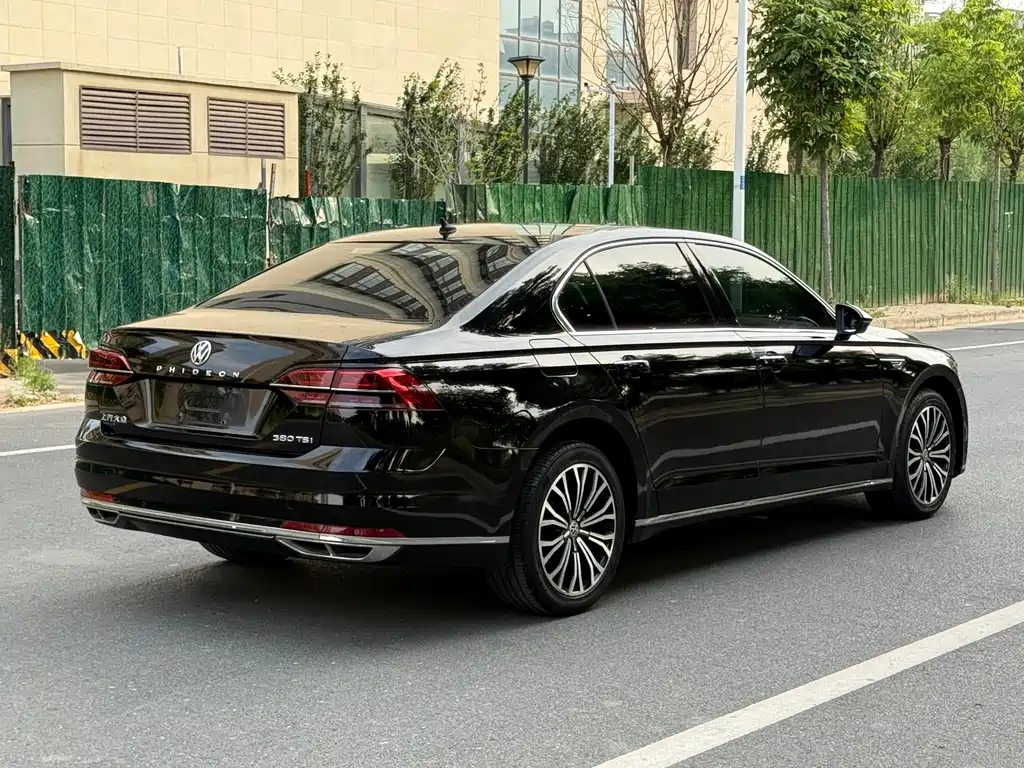 Volkswagen Phideon 2017 — фото 7
