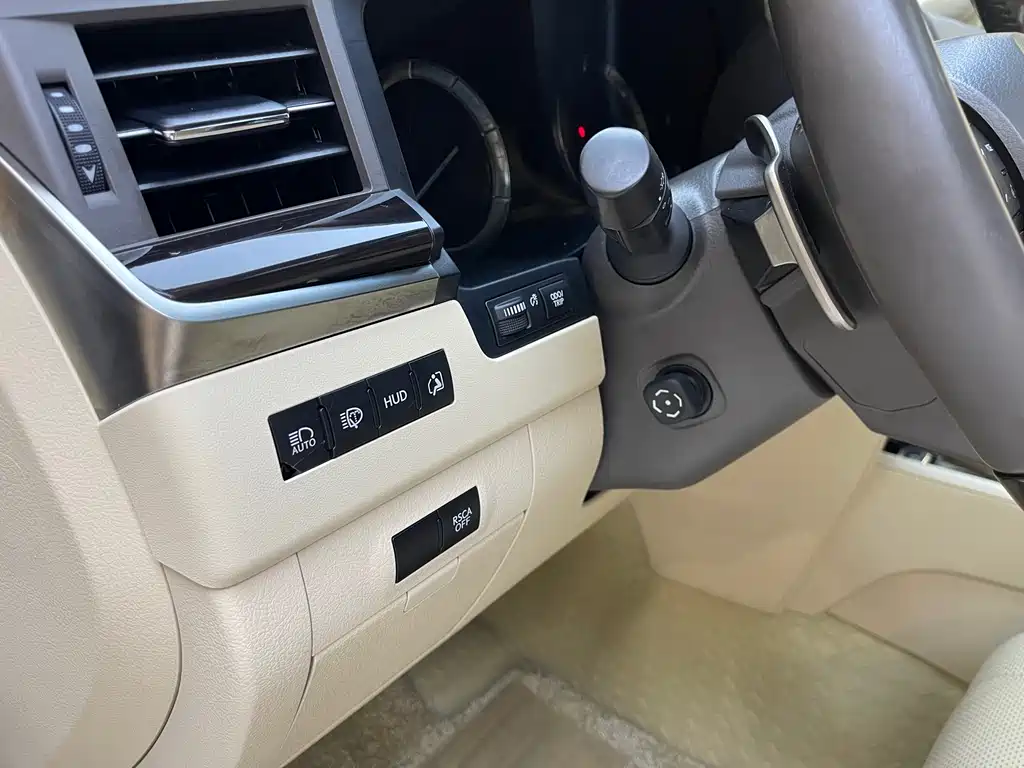 Lexus LX 2017 — фото 18