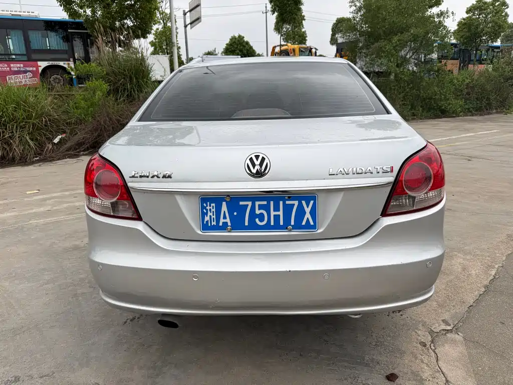 Volkswagen Lavida 2011