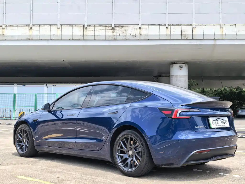 Tesla Model 3 2024 — фото 9