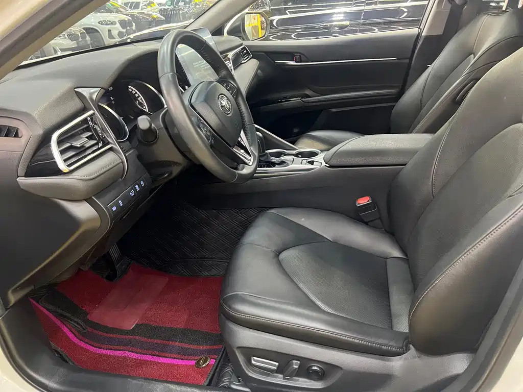Toyota Camry 2023 — фото 10