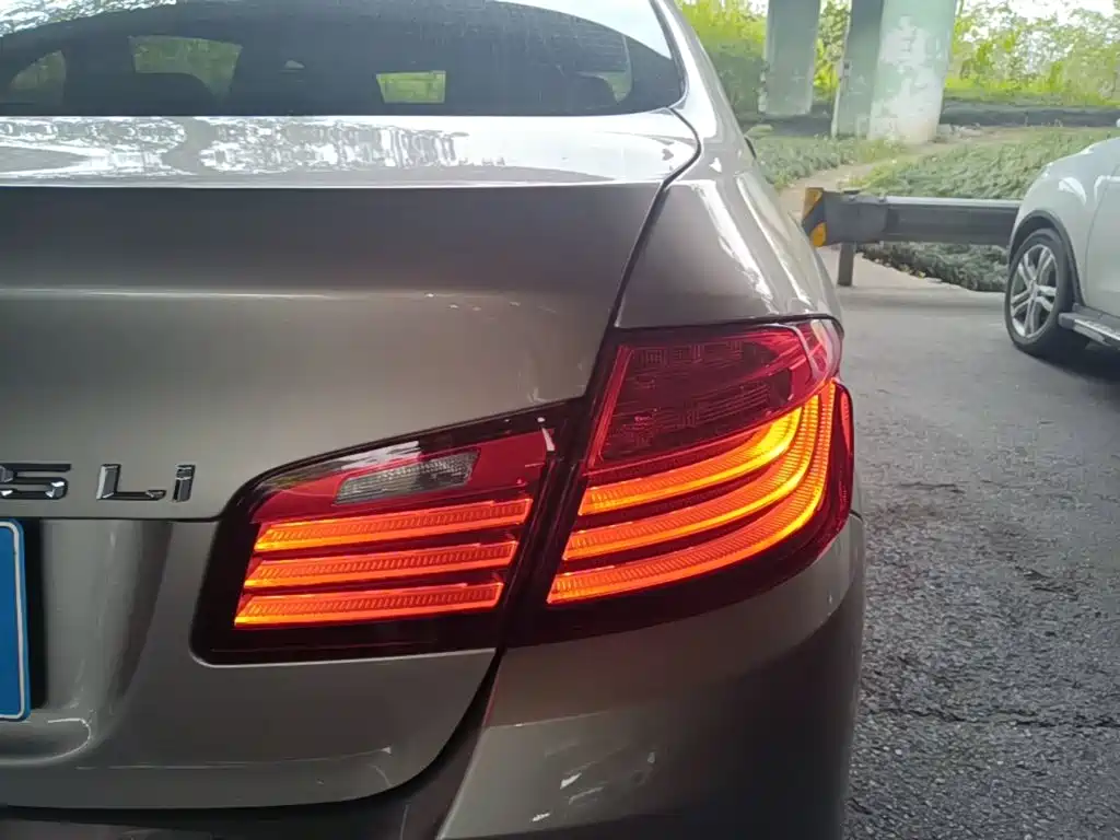 BMW 5 Series 2015 — фото 8