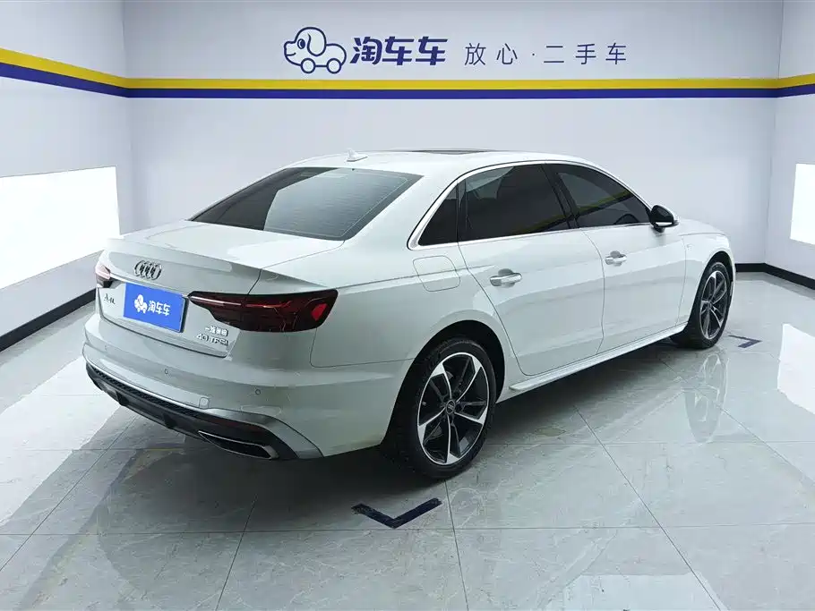 Audi A4L 2022 — фото 3