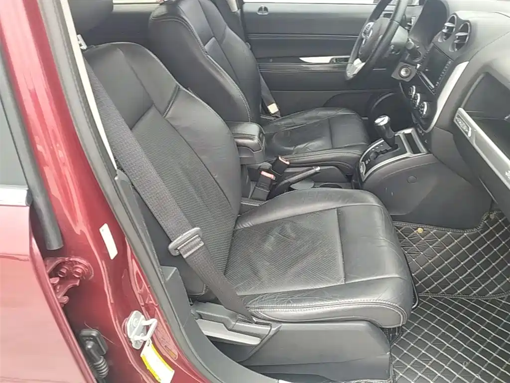 Jeep Compass 2015 — фото 25