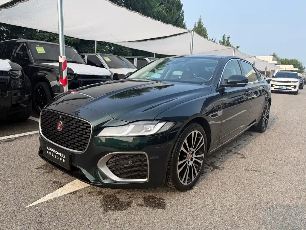 Jaguar XFL 2025 — фото 1