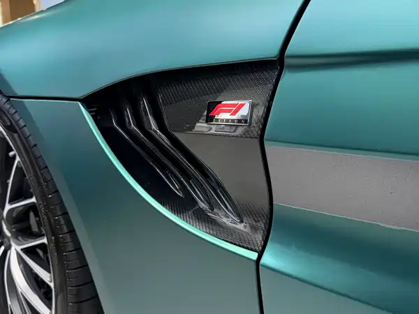 Aston Martin V8 Vantage 2023