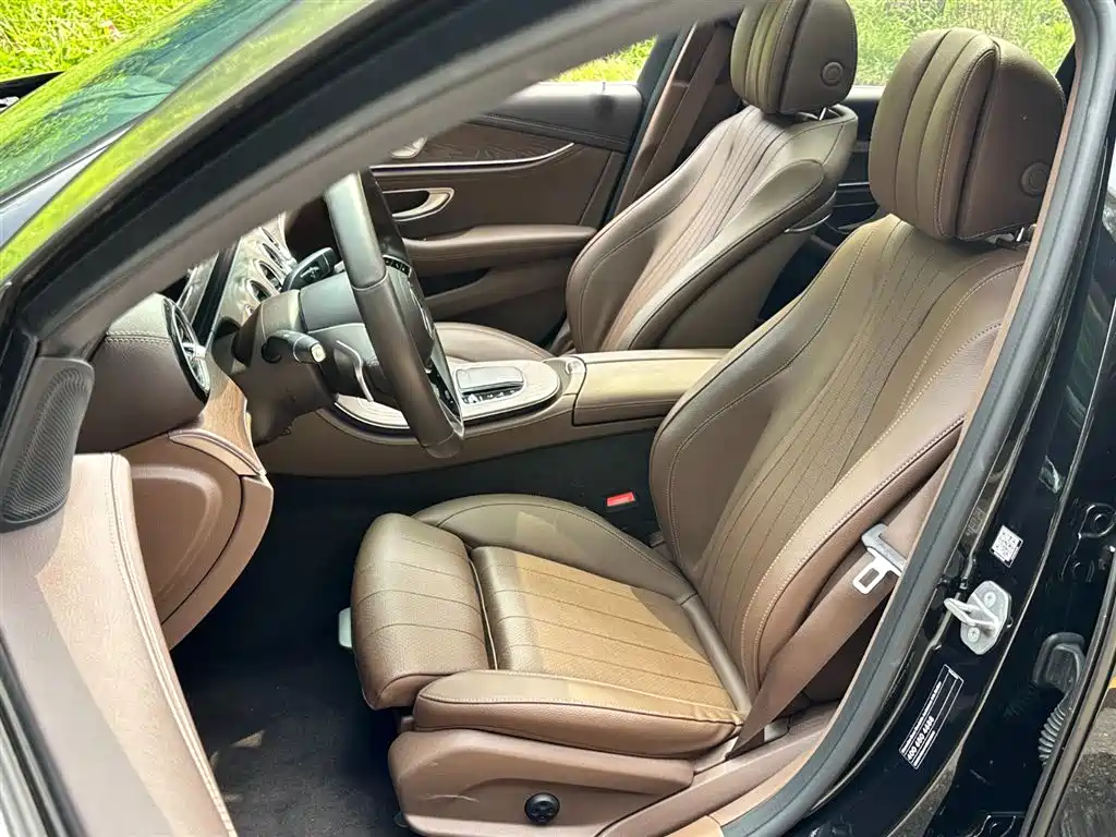 Mercedes-Benz E-Class 2022 — фото 13
