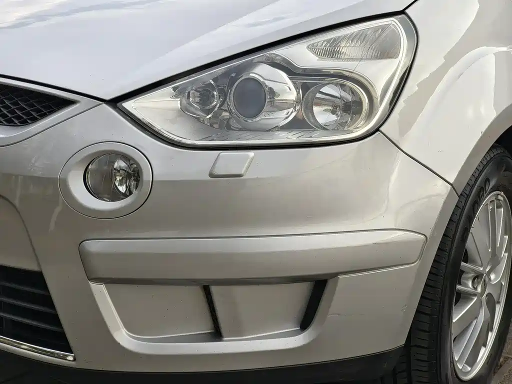 Ford Max 2013 — фото 8