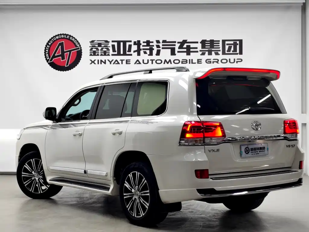 Toyota Land Cruiser 2020 — фото 5