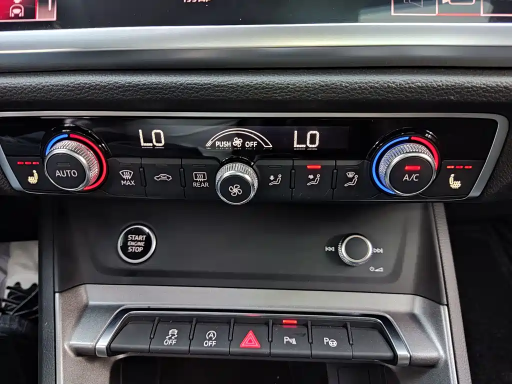 Audi Q3 2022 — фото 16