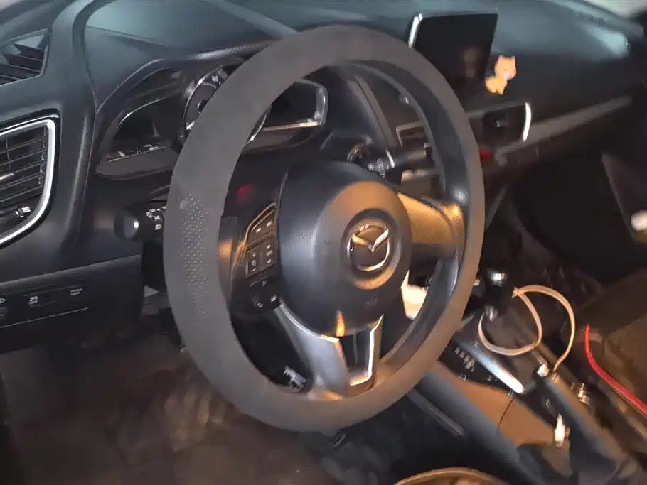 Mazda 3 Axela 2015 — фото 15