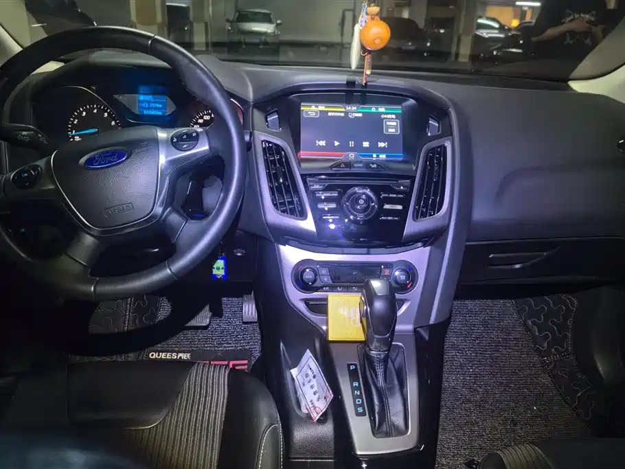 Ford Focus 2015 — фото 13
