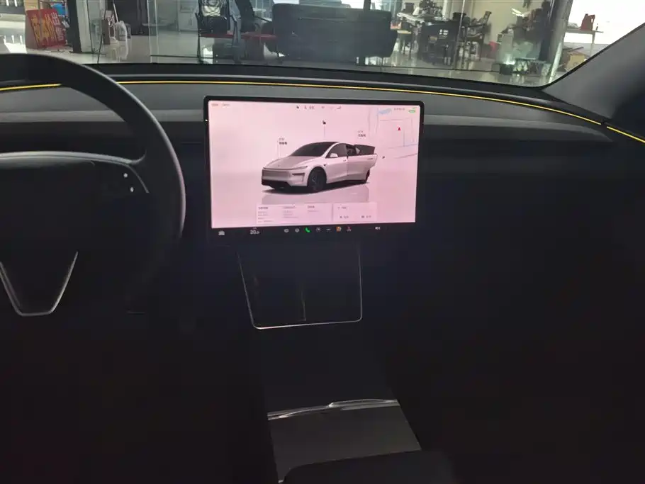 Tesla Model Y 2025 — фото 13