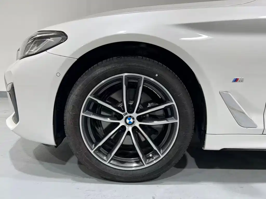 BMW 5 Series 2021