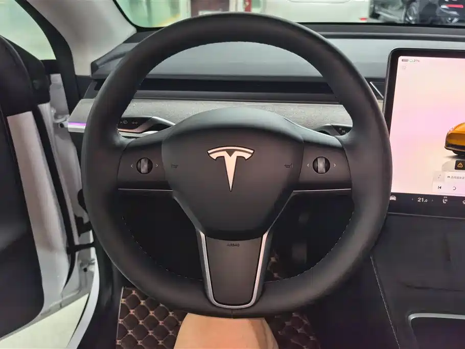 Tesla Model Y 2024 — фото 15