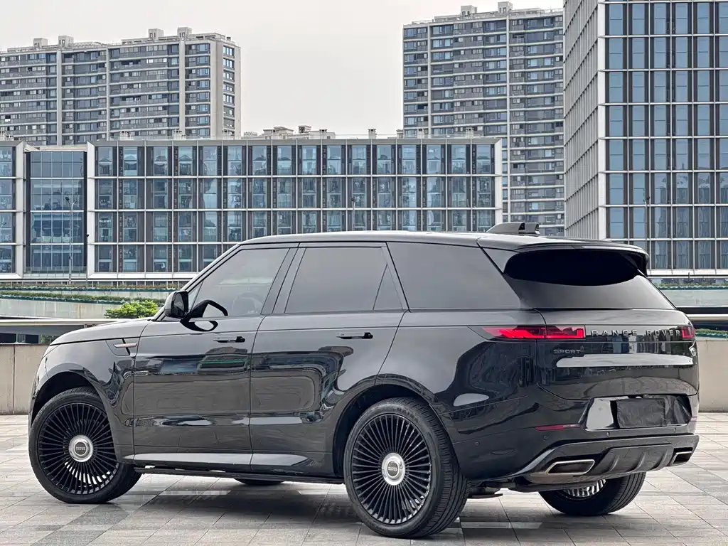Land Rover Sport 2024 — фото 11