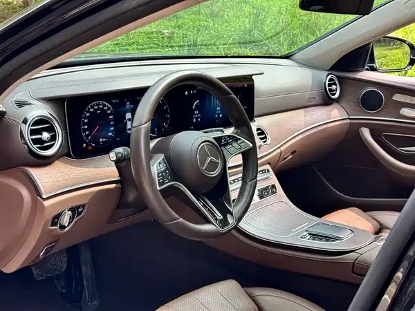 Mercedes-Benz E-Class 2022