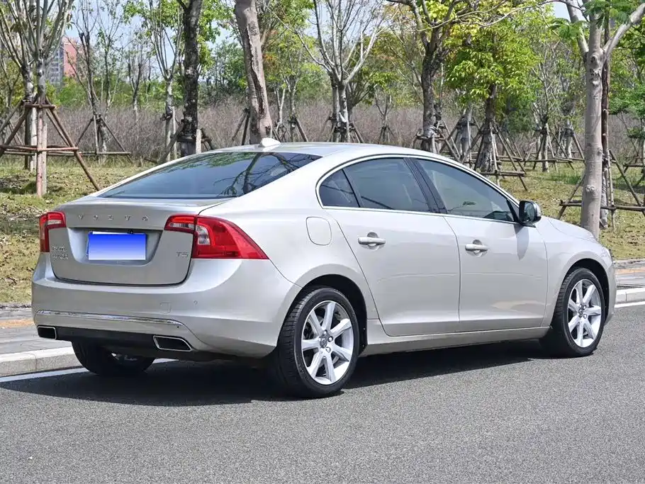 Volvo S60 2017 — фото 3